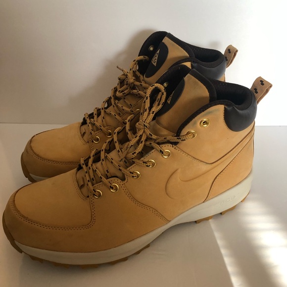 nike manoa boots size 12